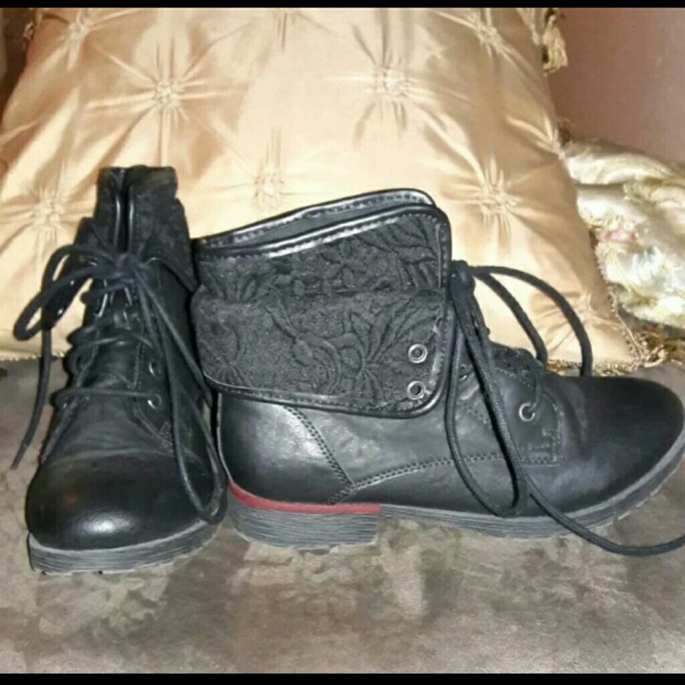 Z LONDON BLACK COMBAT BOOTS BOBO size 6